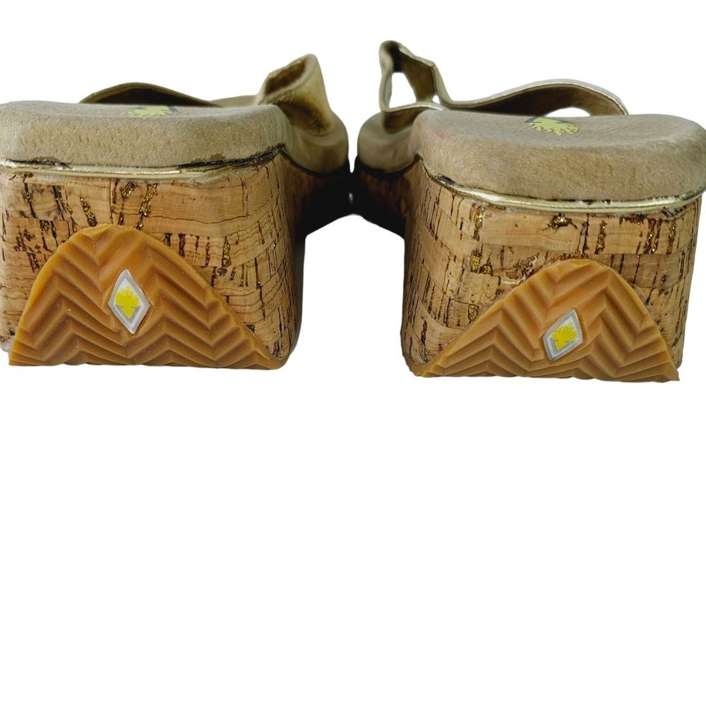 Volatile Neville Women's Gold Wedge Cork Sandals Size 9 - Picture 8 of 9